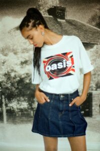 Levi’s x Oasis retro look