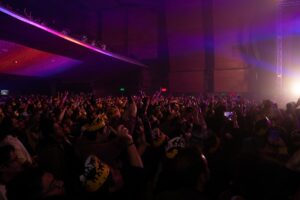 Corona celebra 100 años con Phoenix en CDMX