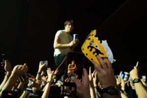 Corona celebra 100 años con Phoenix en CDMX